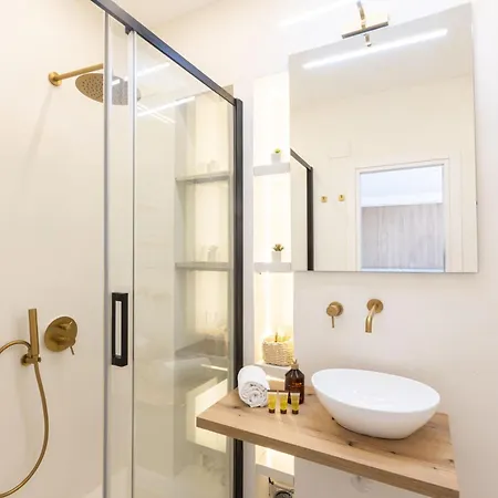 Apartman Key To House